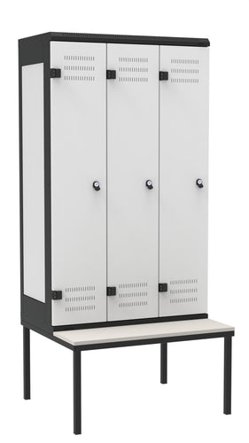 Metall-Spind 3-türig mit Sitzbank, Farbe Türe: Metall grau RAL 7035, Farbe Rahmen: Metall schwarz RAL 9005